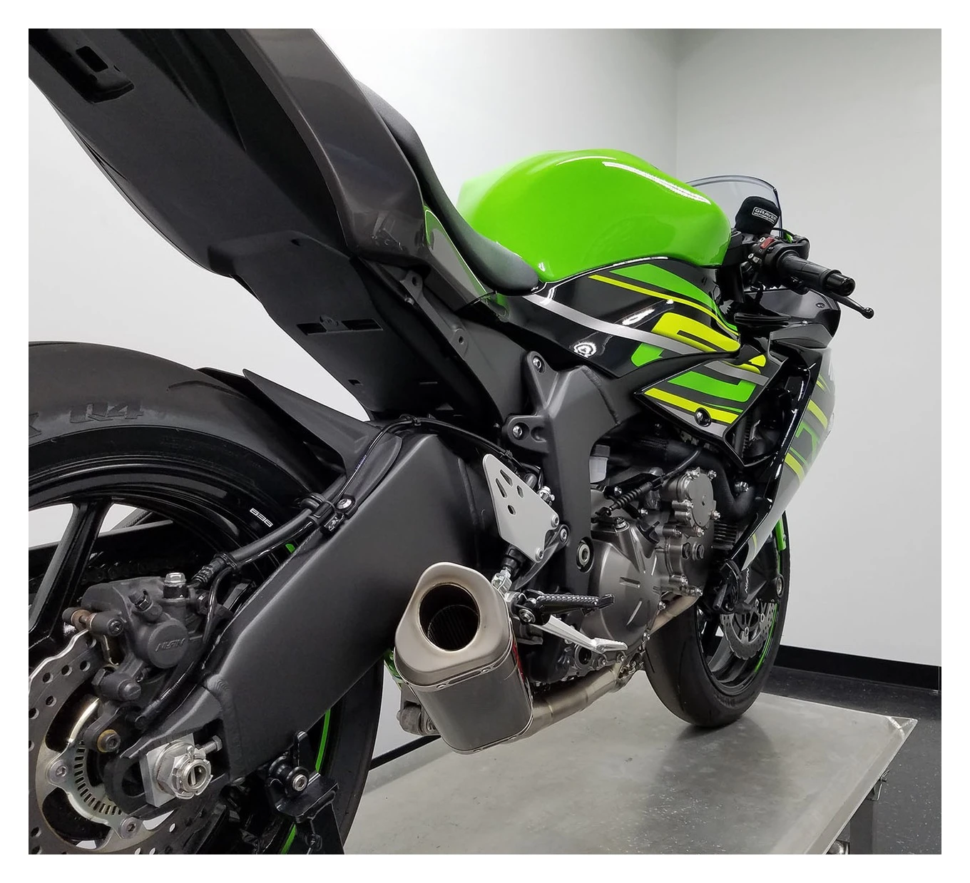 Graves Works Link Exhaust System Kawasaki ZX6R / ZX636 2015-2023 Graves Works Link Exhaust System Kawasaki ZX6R / ZX636 2015-2023 -Motorcycle Helmet Shop graves works link exhaust system kawasaki zx6 rzx63620152018 2